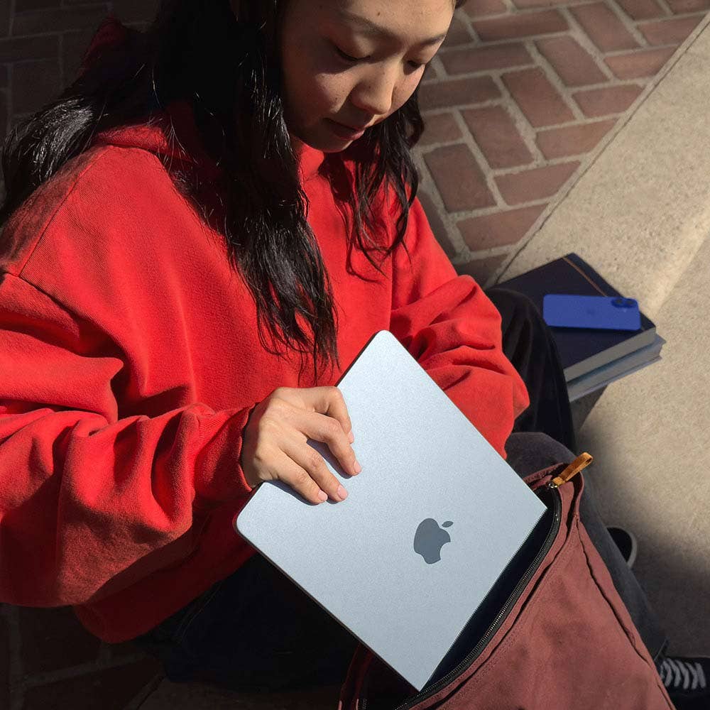 Apple MacBook Air (2025) 13-inch M4 chip with 10-core CPU and 8-core GPU, 16GB RAM, 256GB SSD Arabic - Midnight - Image 8
